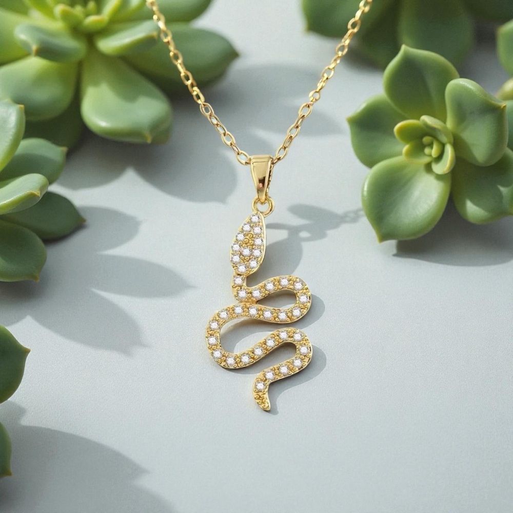✅NEW✅ 18K Gold Plated Stainless Steel Snake Charmer Pendant Necklace (Gold)